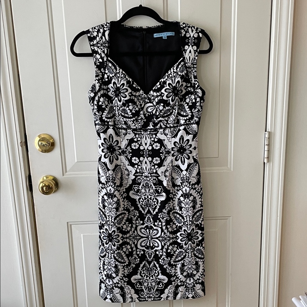 ANTONIO MELANI Black and White Floral-Print Midi Sheath Dress
